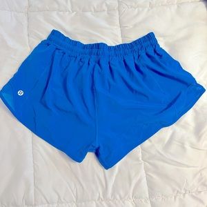 Lululemon Hotty Hot Low-Rise Lined Short 2.5”